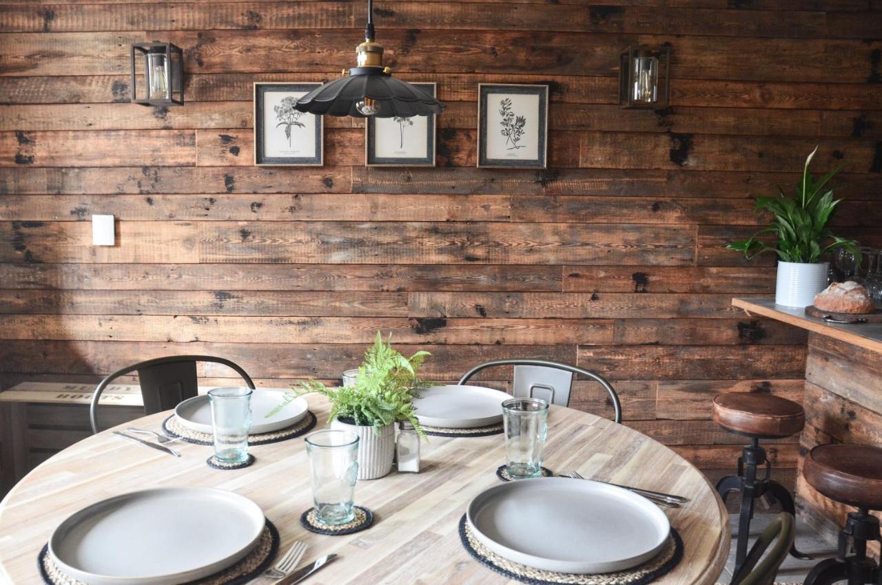 Вилла The Threshing Barn At Penrhos Court Кингтон Экстерьер фото
